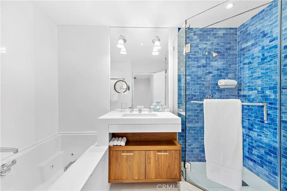 102 Blue Lagoon Laguna Beach, CA 92651