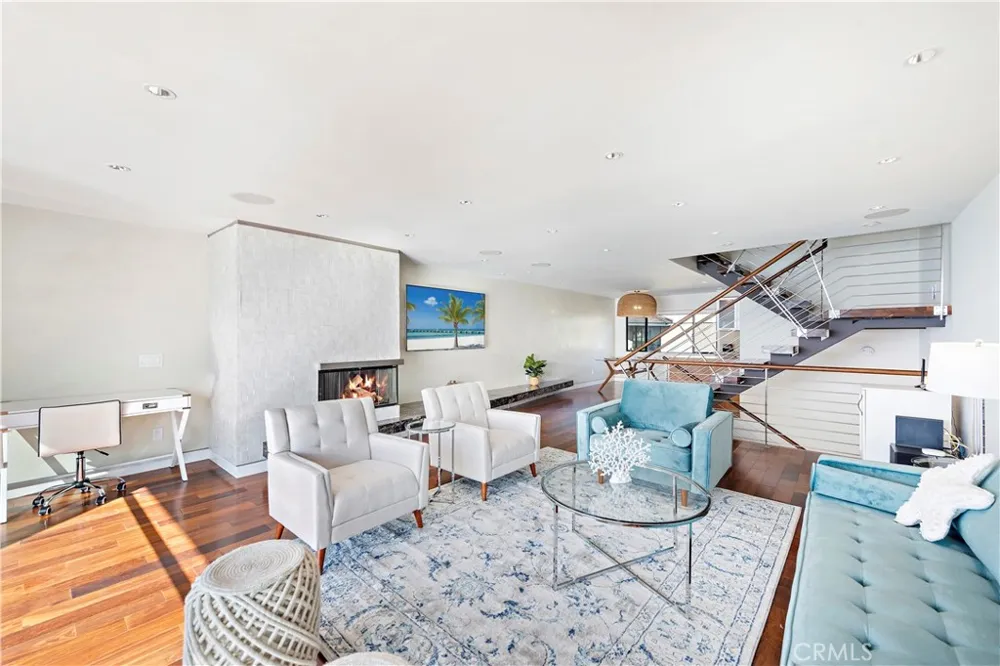 102 Blue Lagoon Laguna Beach, CA 92651