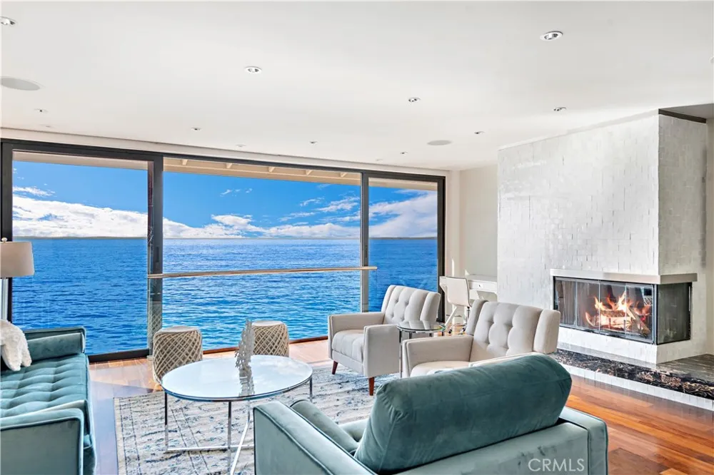 102 Blue Lagoon Laguna Beach, CA 92651