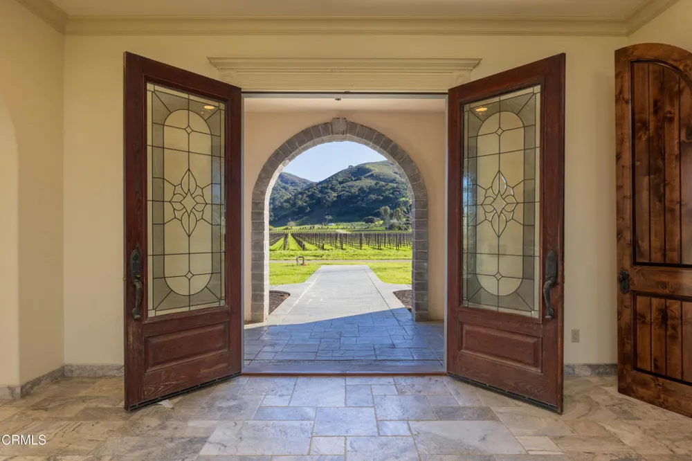 8669 Santa Rosa Road Buellton, CA 93427