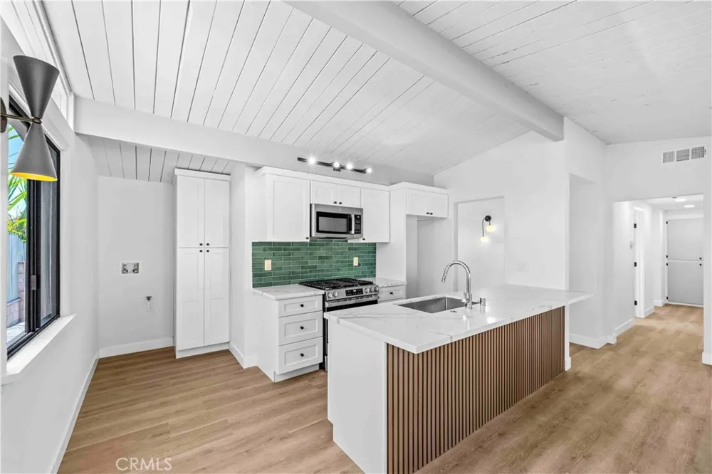 5248 Enid Azusa, CA 91702