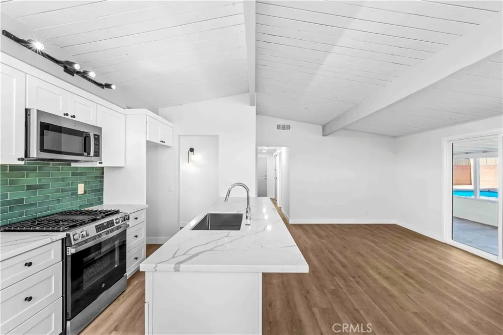 5248 Enid Azusa, CA 91702