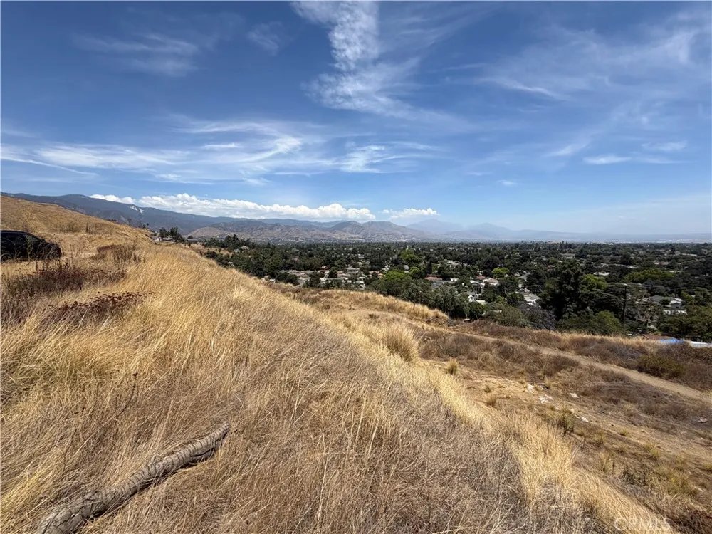 Sierra Vista Lane San Bernardino, CA 92405