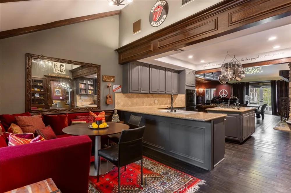 29155 Old Mill Creek Agoura Hills, CA 91301
