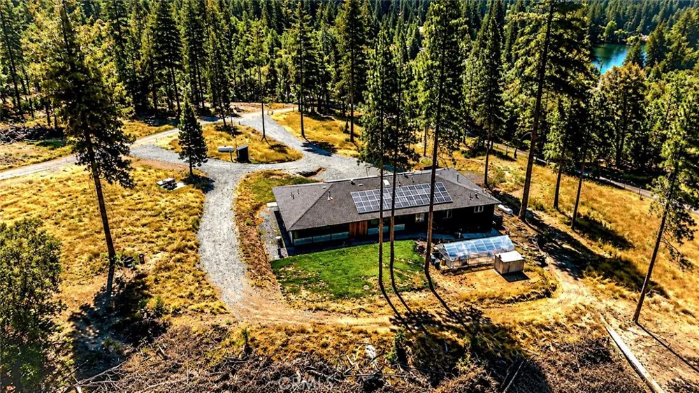 5999 Sugar Pine Coulterville, CA 95311