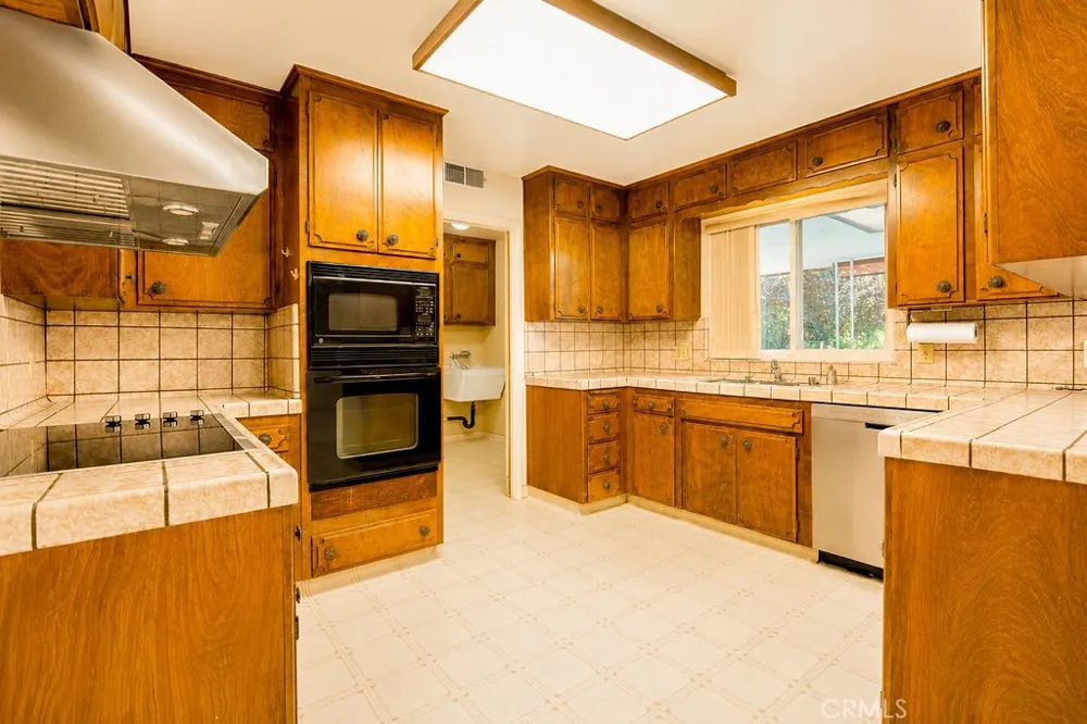 6308 Lead Fresno, CA 93711