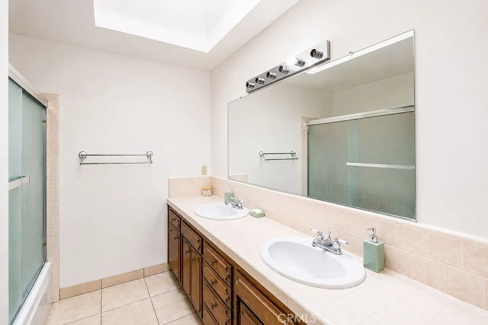 6308 Lead Fresno, CA 93711