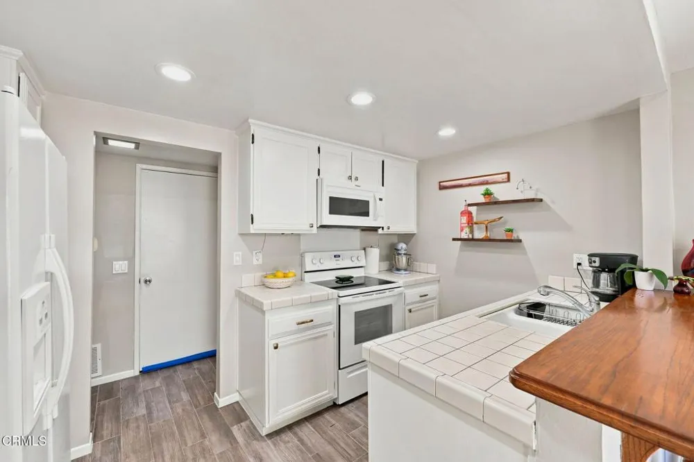 406 Chapala Drive Camarillo, CA 93010