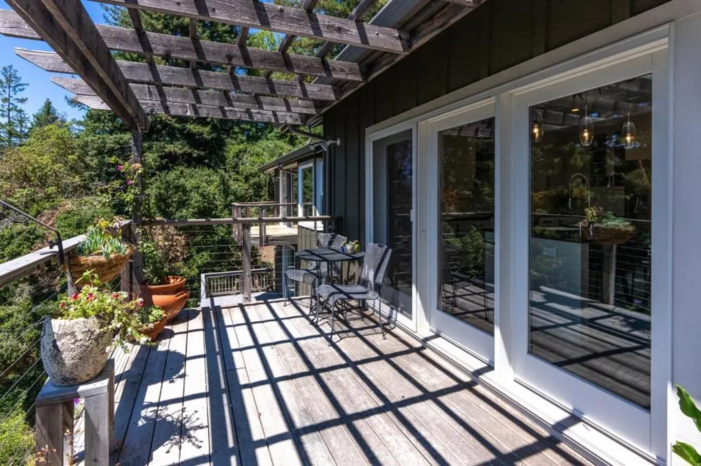 23695 Hutchinson Road Los Gatos, CA 95033