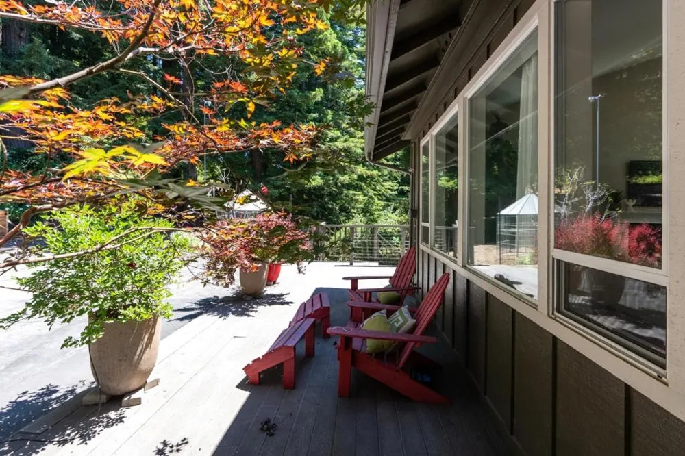 23695 Hutchinson Road Los Gatos, CA 95033