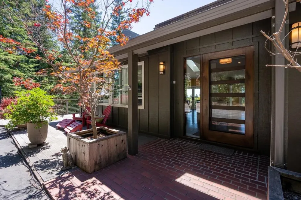 23695 Hutchinson Road Los Gatos, CA 95033