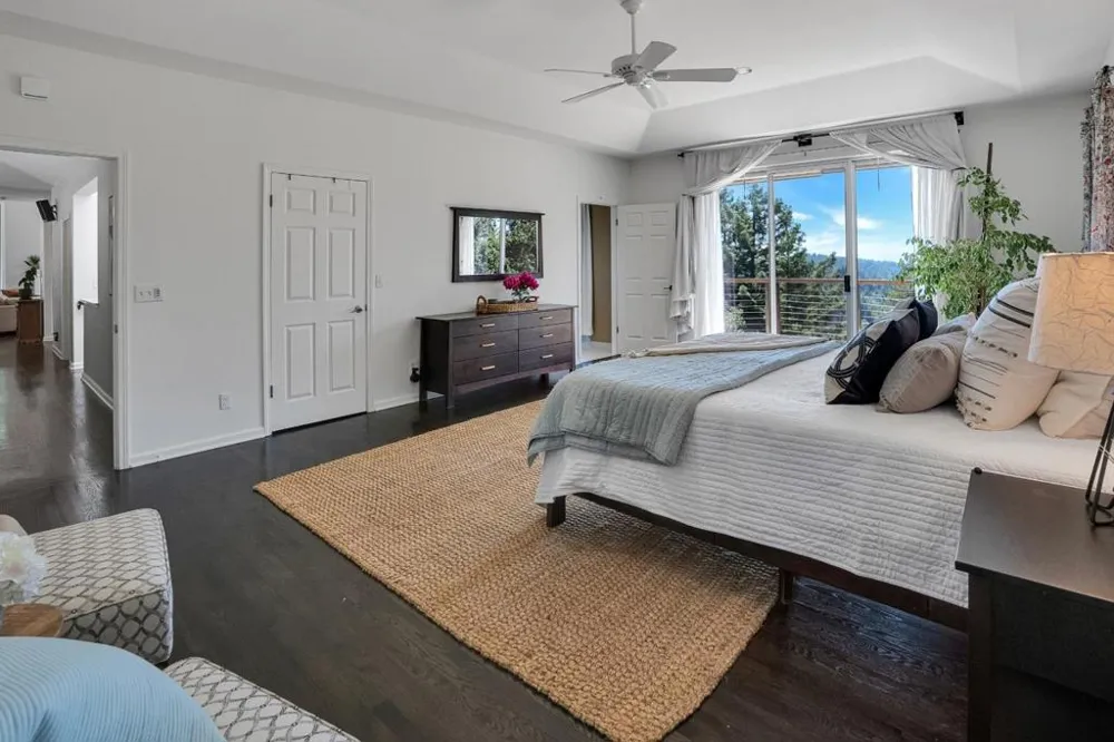 23695 Hutchinson Road Los Gatos, CA 95033