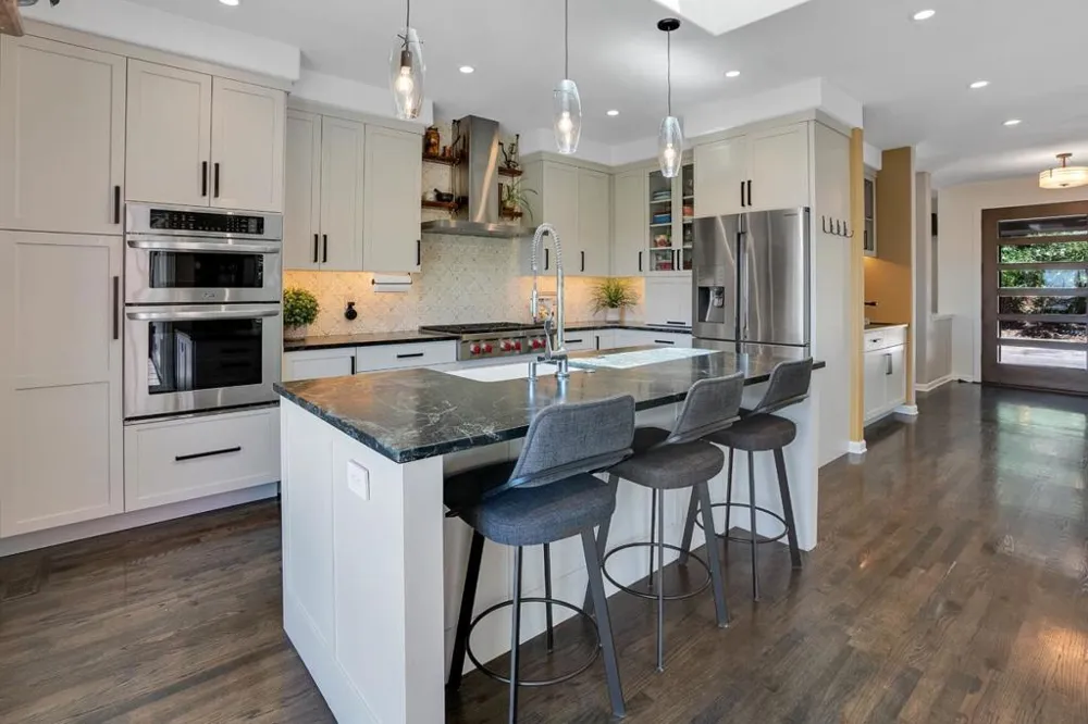 23695 Hutchinson Road Los Gatos, CA 95033