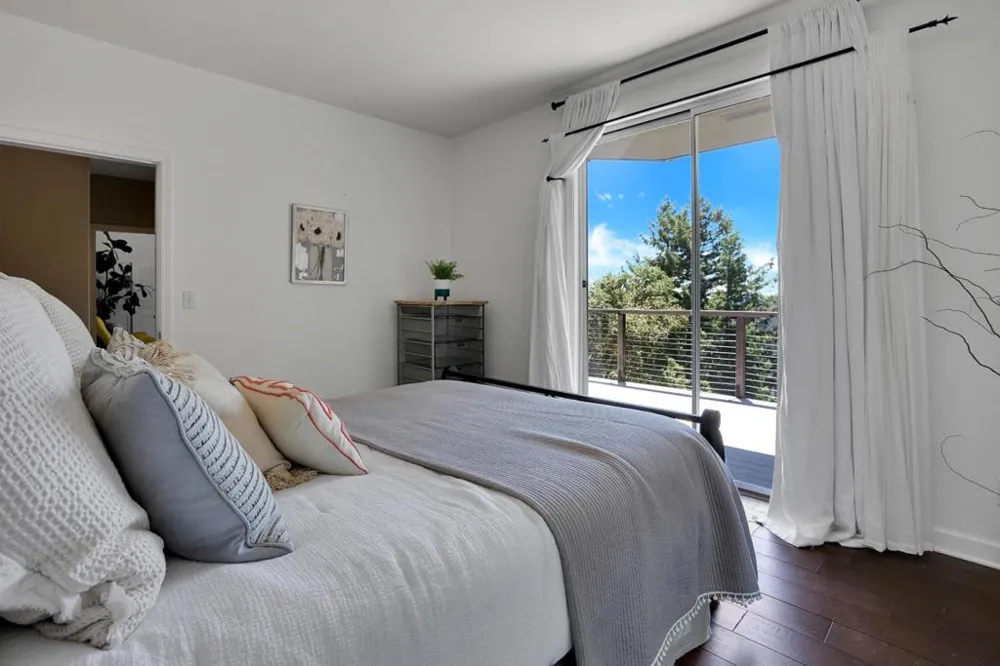 23695 Hutchinson Road Los Gatos, CA 95033