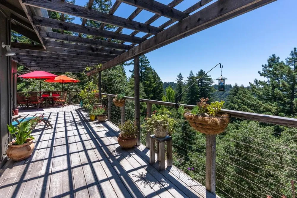 23695 Hutchinson Road Los Gatos, CA 95033