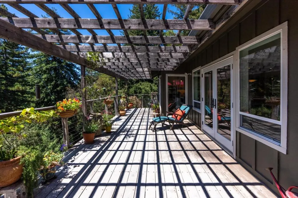 23695 Hutchinson Road Los Gatos, CA 95033