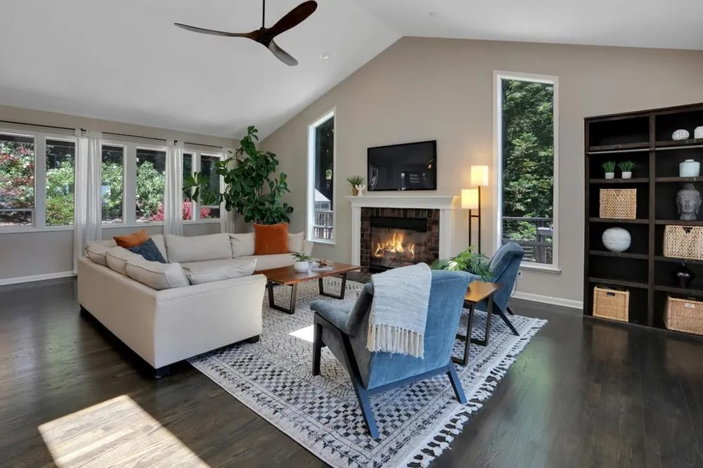 23695 Hutchinson Road Los Gatos, CA 95033