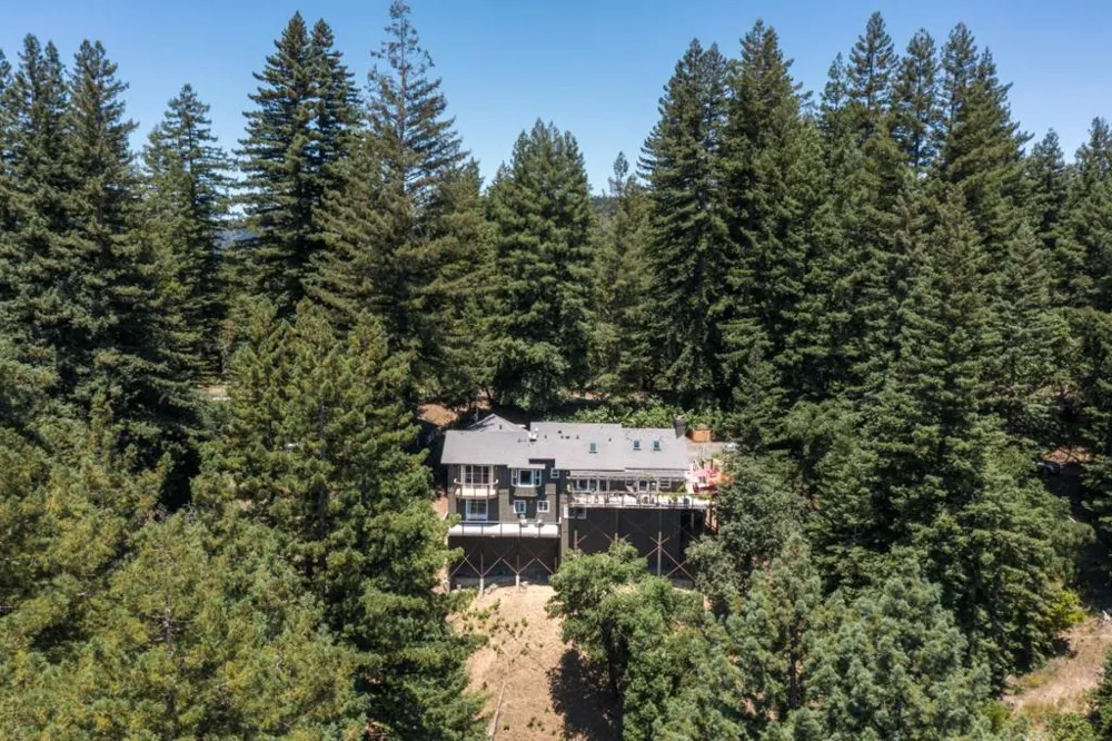 23695 Hutchinson Road Los Gatos, CA 95033