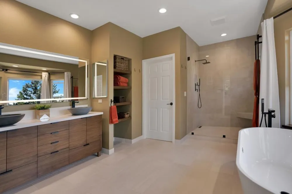 23695 Hutchinson Road Los Gatos, CA 95033