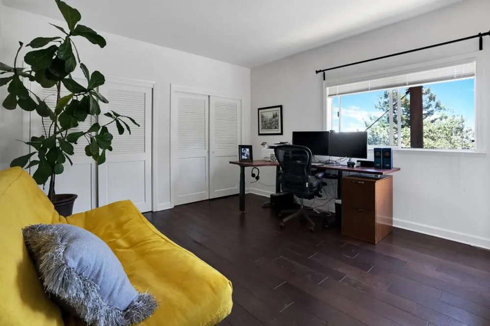 23695 Hutchinson Road Los Gatos, CA 95033