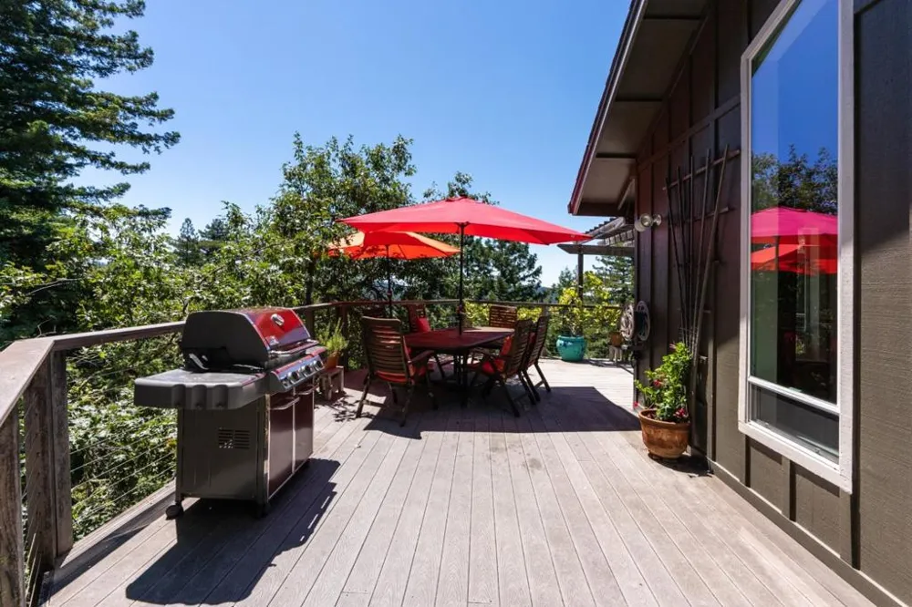 23695 Hutchinson Road Los Gatos, CA 95033