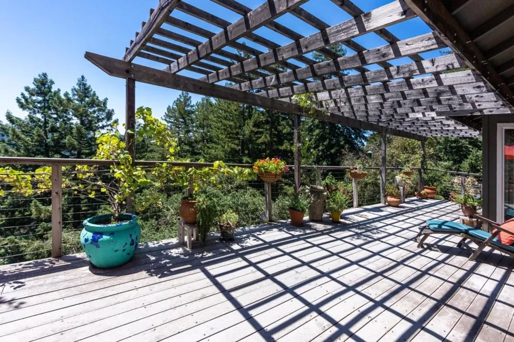 23695 Hutchinson Road Los Gatos, CA 95033