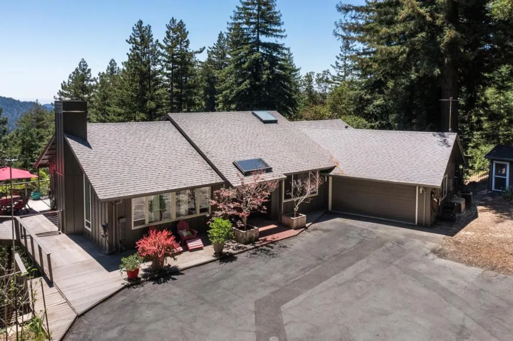 23695 Hutchinson Road Los Gatos, CA 95033