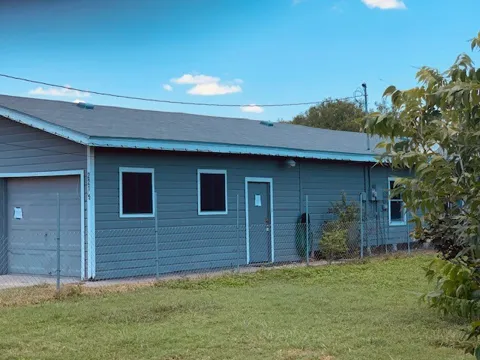221 W Corral Avenue