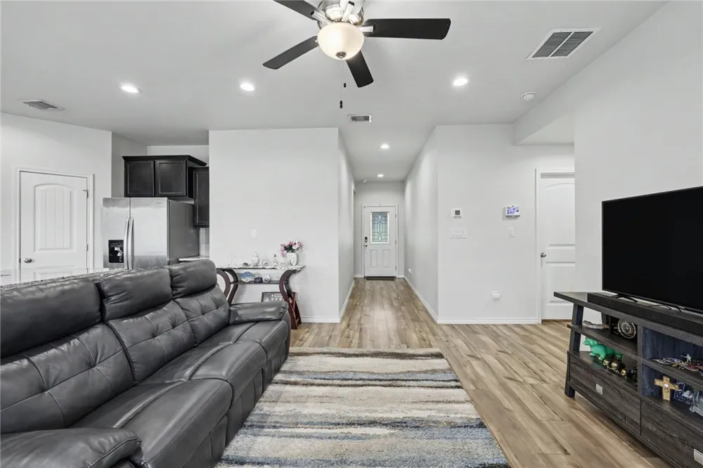 2730 Excelsior Boulevard Corpus Christi, TX 78415