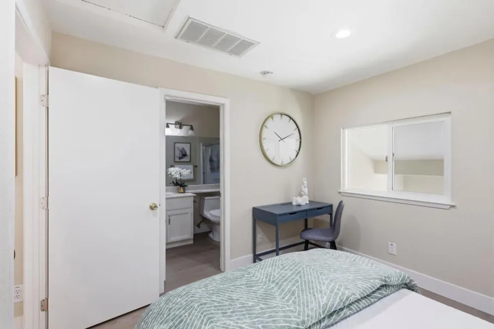 585 Shoal Circle Redwood City, CA 94065