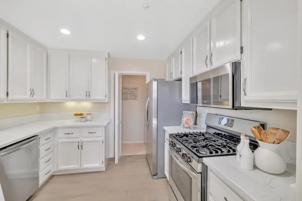 585 Shoal Circle Redwood City, CA 94065