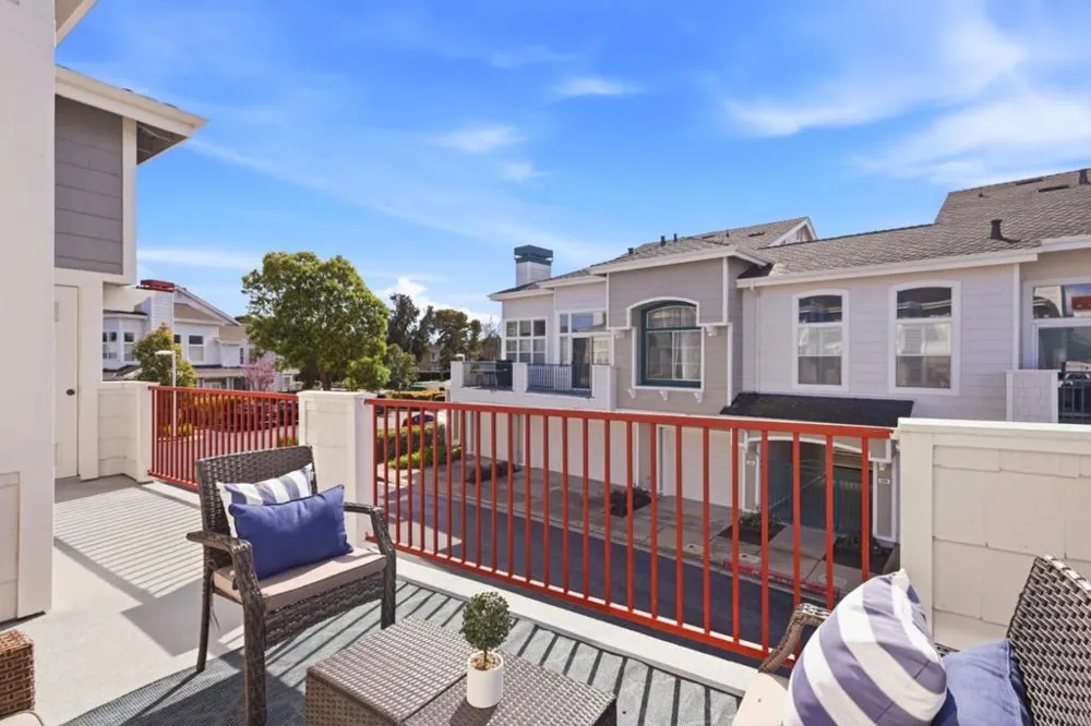 585 Shoal Circle Redwood City, CA 94065