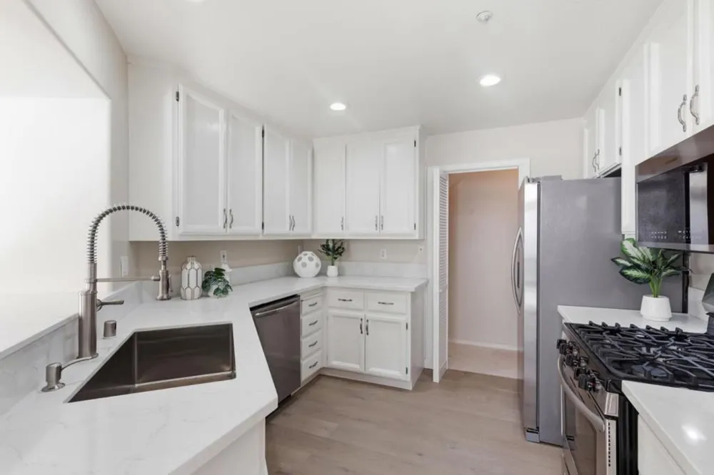 585 Shoal Circle Redwood City, CA 94065