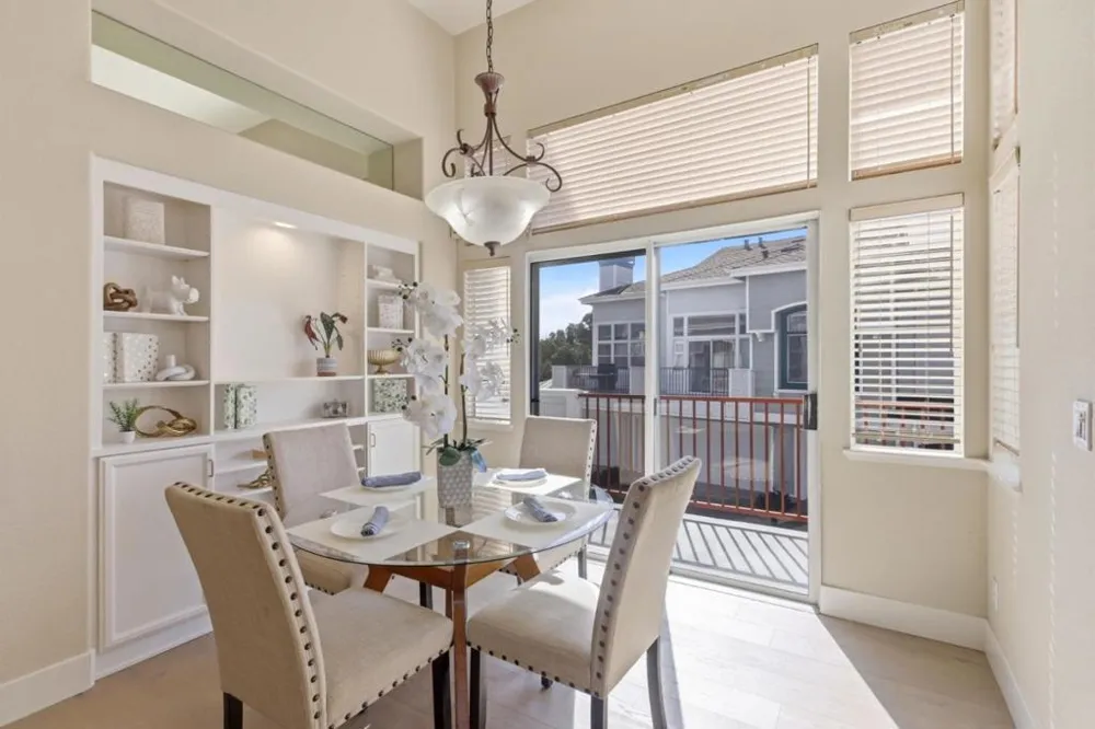 585 Shoal Circle Redwood City, CA 94065
