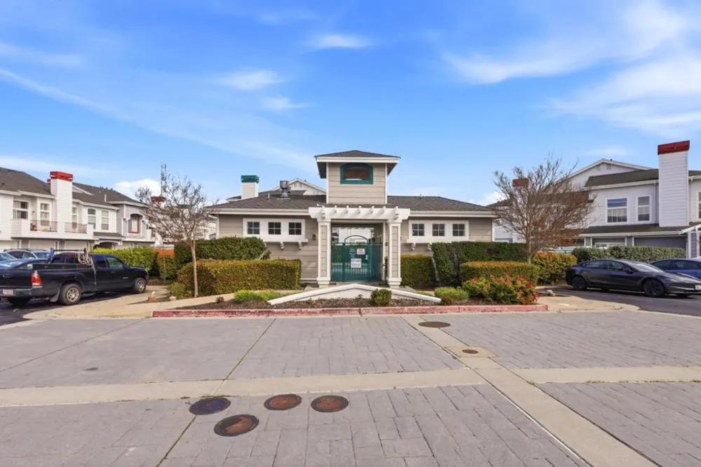 585 Shoal Circle Redwood City, CA 94065