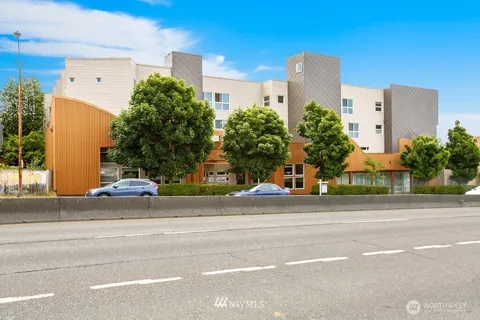 4020 Aurora Avenue #303