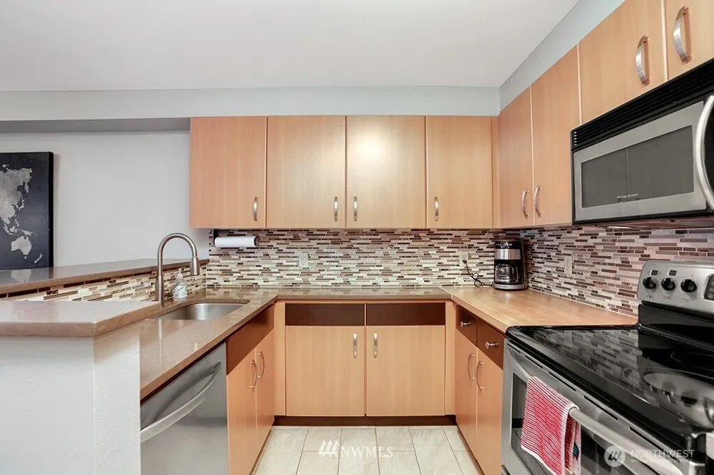 4020 Aurora Avenue #303 Seattle, WA 98103