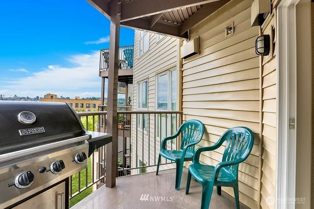 4020 Aurora Avenue #303 Seattle, WA 98103