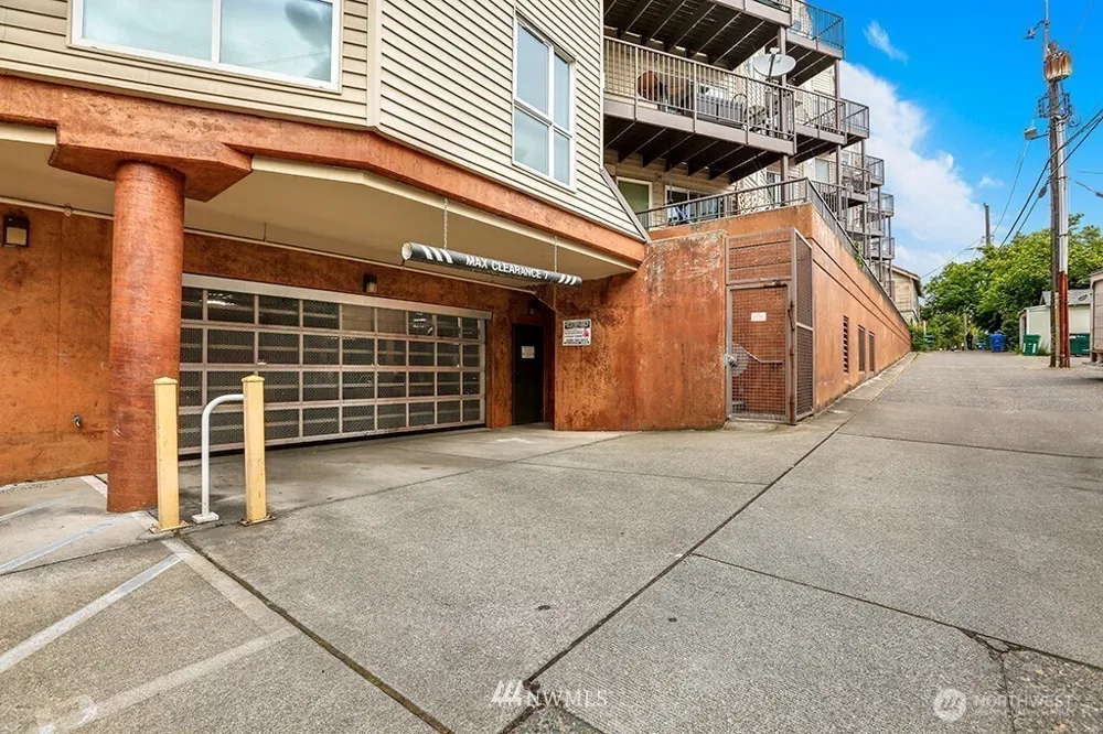 4020 Aurora Avenue #303 Seattle, WA 98103