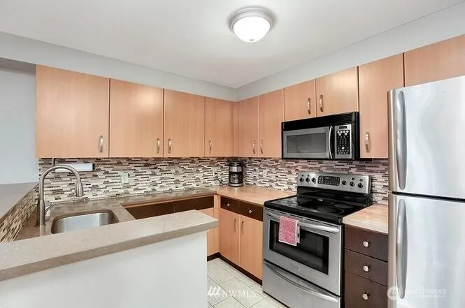 4020 Aurora Avenue #303 Seattle, WA 98103