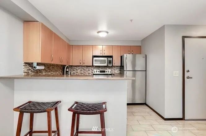 4020 Aurora Avenue #303 Seattle, WA 98103