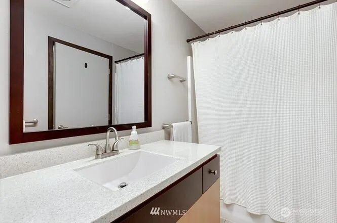 4020 Aurora Avenue #303 Seattle, WA 98103
