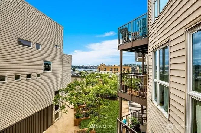 4020 Aurora Avenue #303 Seattle, WA 98103