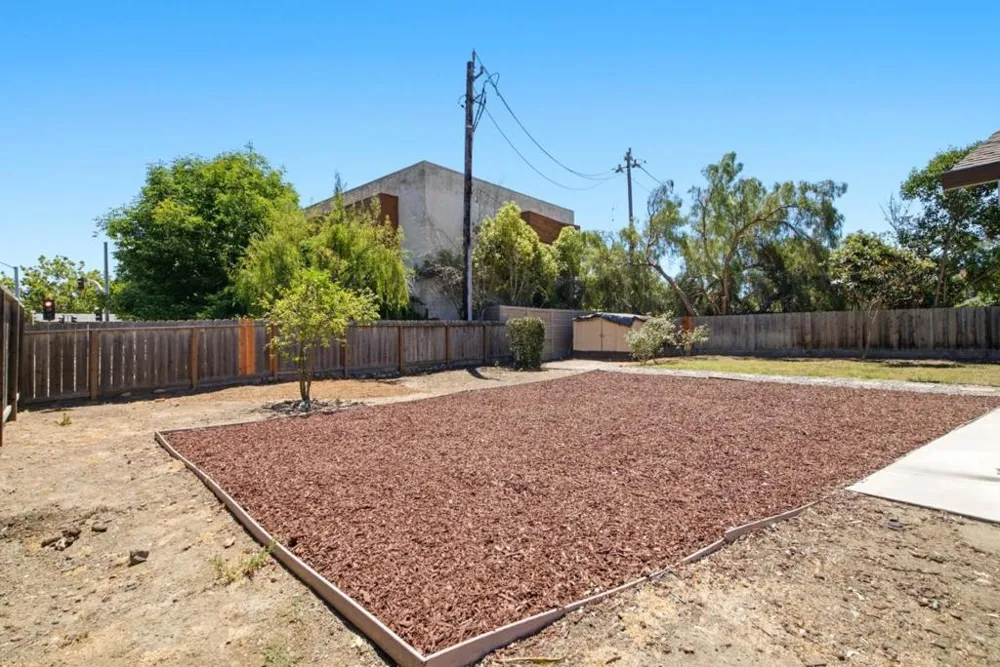 10010 Bret Avenue Cupertino, CA 95014