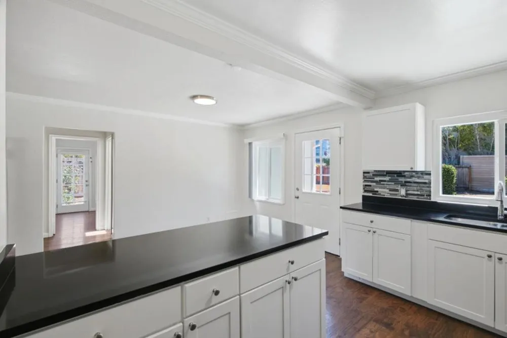10010 Bret Avenue Cupertino, CA 95014