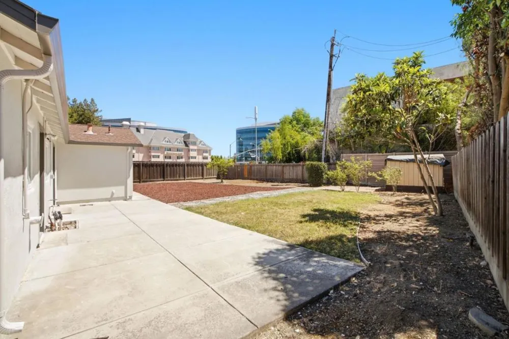 10010 Bret Avenue Cupertino, CA 95014