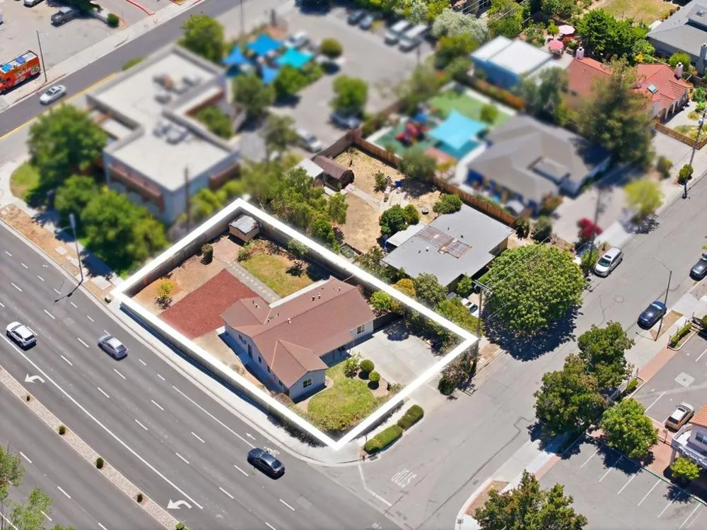 10010 Bret Avenue Cupertino, CA 95014