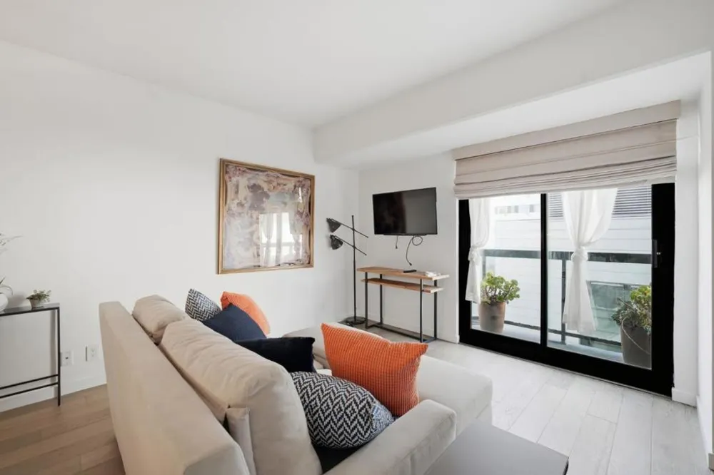 1 Daniel Burnham Court #307 San Francisco, CA 94109