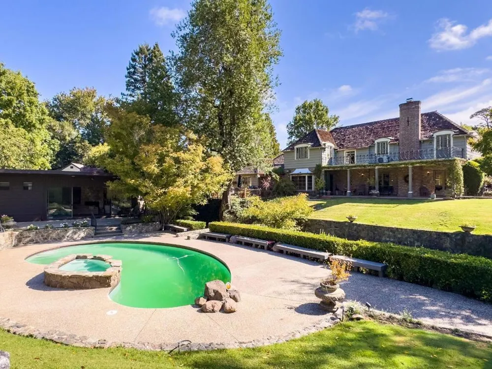 2155 Geri Lane Hillsborough, CA 94010