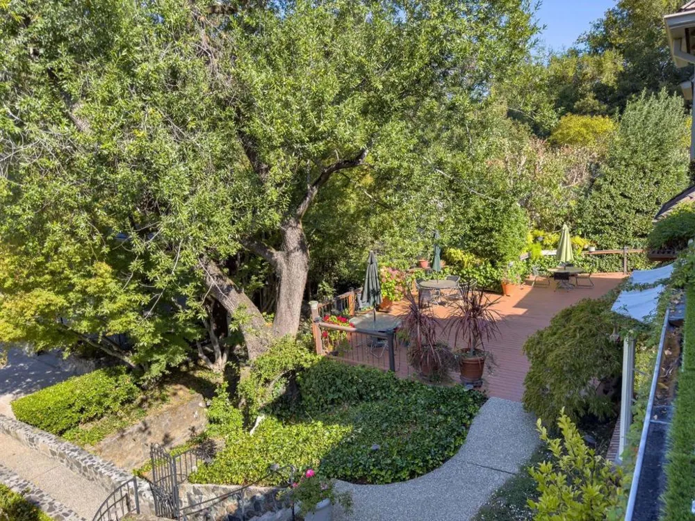 2155 Geri Lane Hillsborough, CA 94010